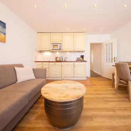 Hoppe 11 Modern Retreat *